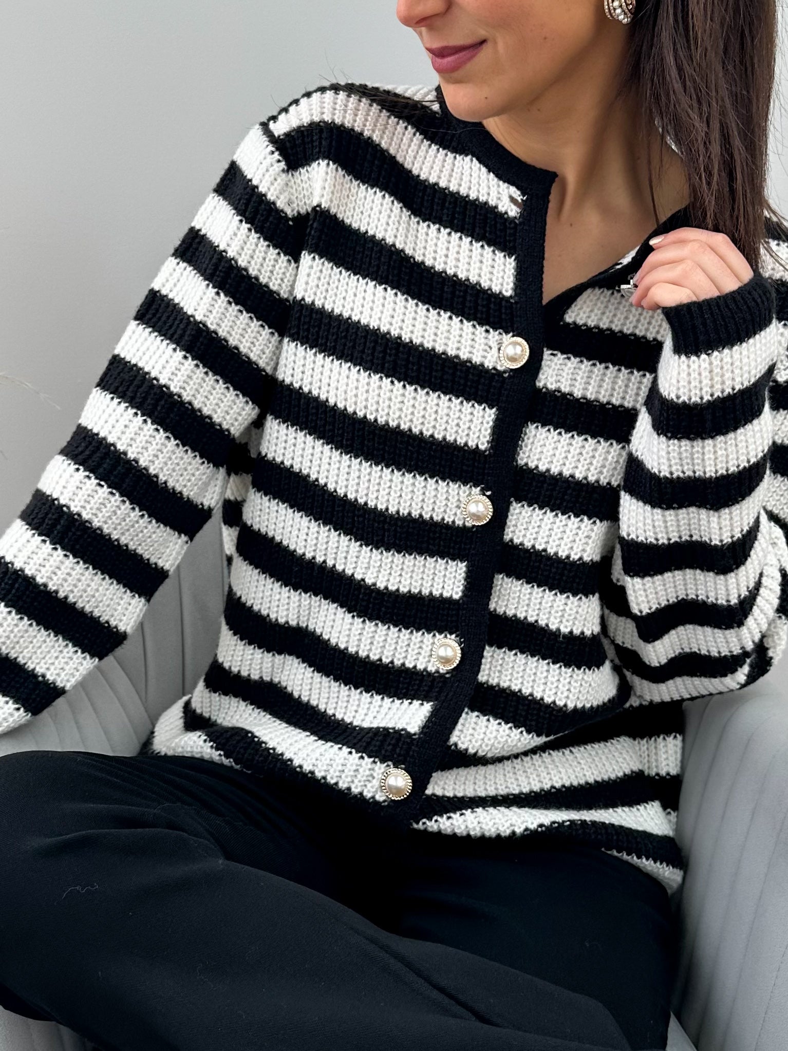 gilet amandine noir boutons nacrés