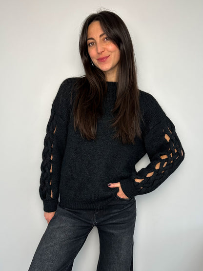 Pull | TIANA NOIR